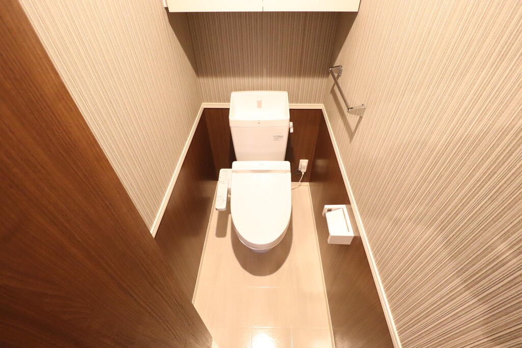 トイレ　扉も開けやすいオシャレなトイレ♪