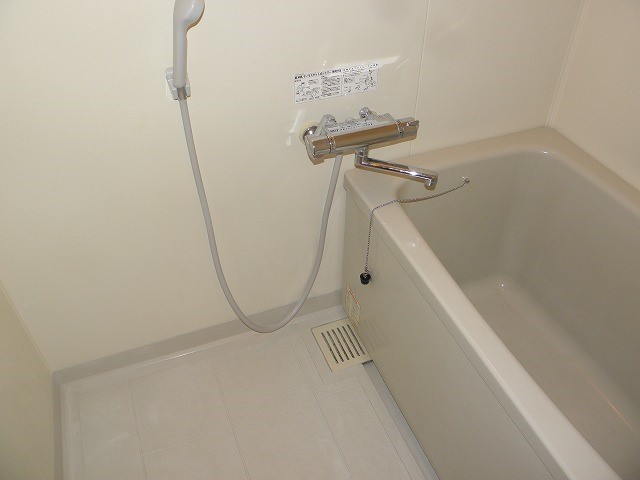 バス・シャワールーム　※別部屋参考写真