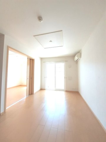 居室・リビング　※別部屋参考写真