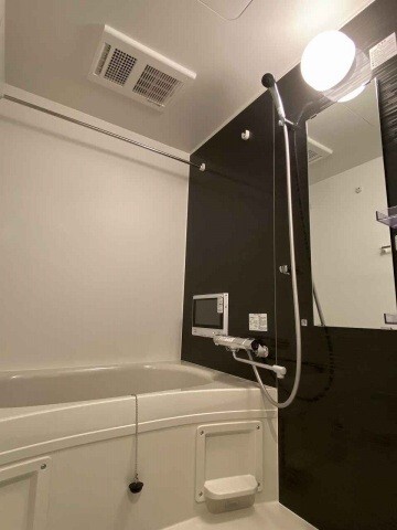 バス・シャワールーム　同じ建物の別の部屋