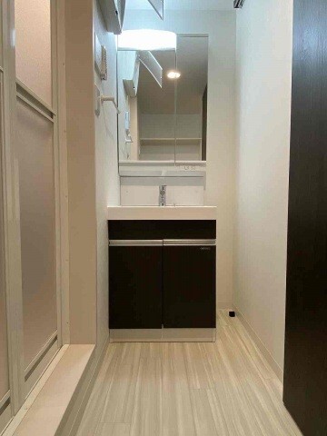 洗面設備　同じ建物の別の部屋