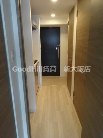 玄関　S-RESIDENCE新大阪WEST