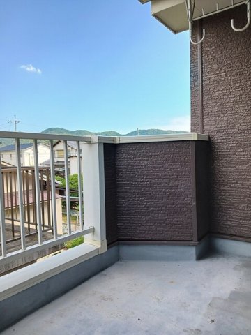 バルコニー　開放的で明るい空間を演出してくれるバルコニーです