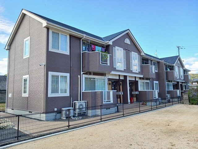 建物外観　落ち着いた雰囲気の外観です