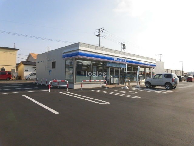 コンビニ　ローソン北見中央三輪店（コンビニ）まで588m
