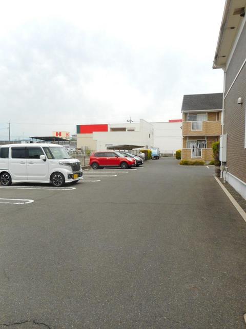 駐車場　駐車場