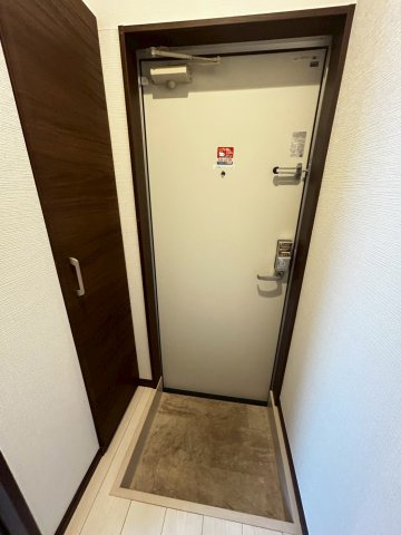 玄関　同施工会社施工物件の参考写真になります※現況優先