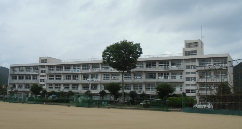中学校　西脇中学校（中学校）まで1821m