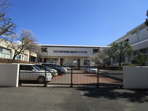 中学校　横浜市立茅ケ崎中学校（中学校）まで1211m