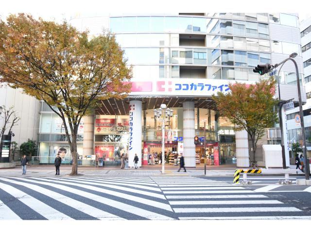 ドラックストア　ココカラファイン名古屋栄店（ドラッグストア）まで584m