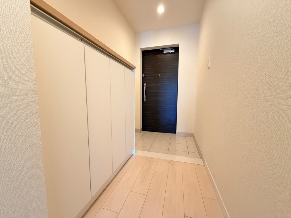 甲子園三番町ハイツの玄関写真