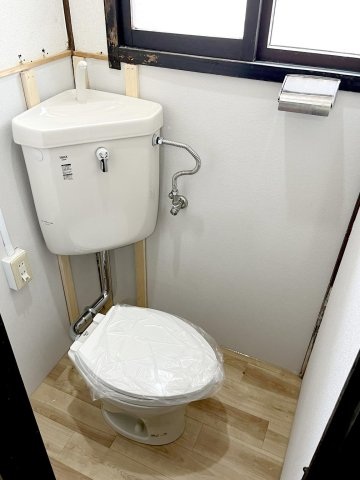 トイレ　リフォームしたばかりでだれも使ってないトイレです