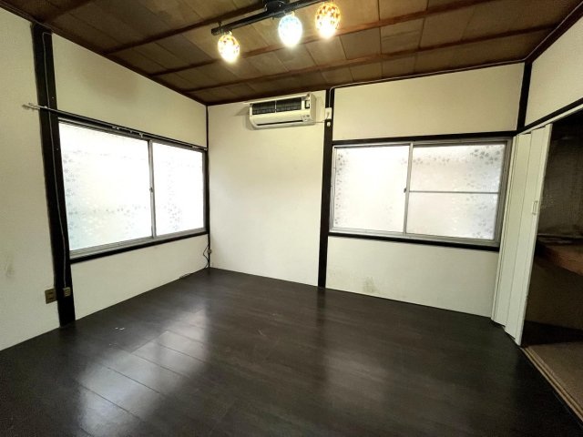 その他　1階居室です。収納あります