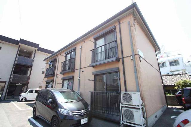 建物外観　閑静な住宅街に佇む好立地のお部屋です。