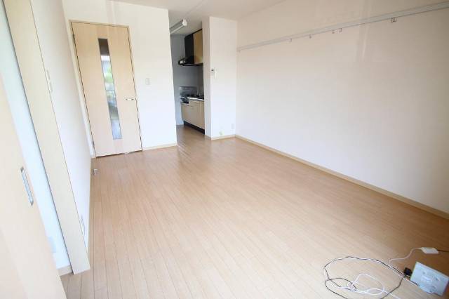 居室・リビング　日当りも良く、綺麗なお部屋です。