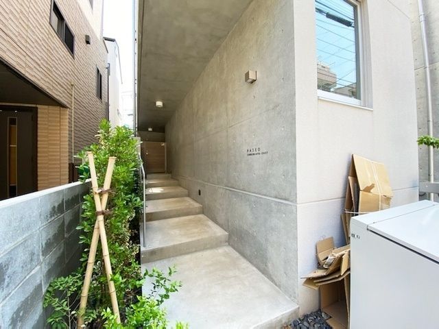 エントランス　人気の世田谷区で住環境良好