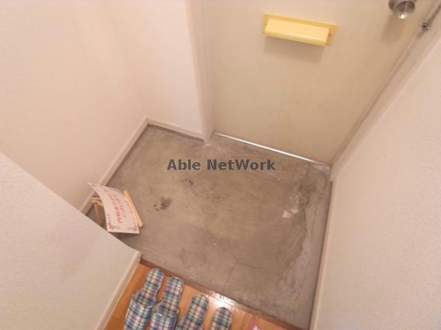 玄関　※同物件別部屋写真