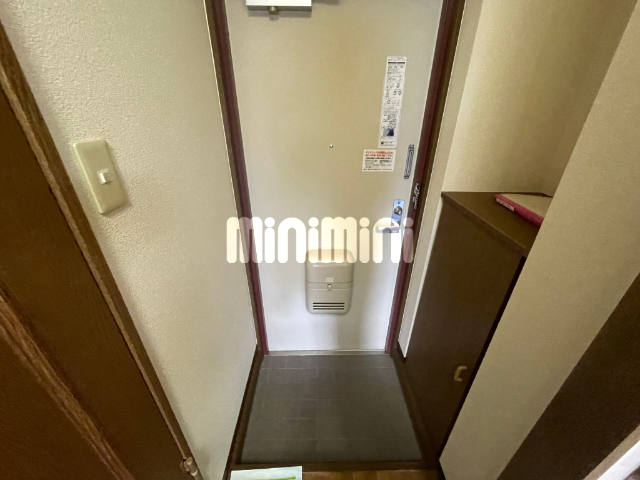 玄関　※３０２の写真です。