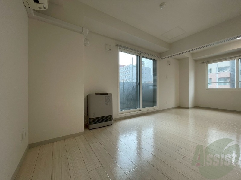 居室・リビング　広くてキレイなお部屋が広がっていて、充実した生活が送れそう。