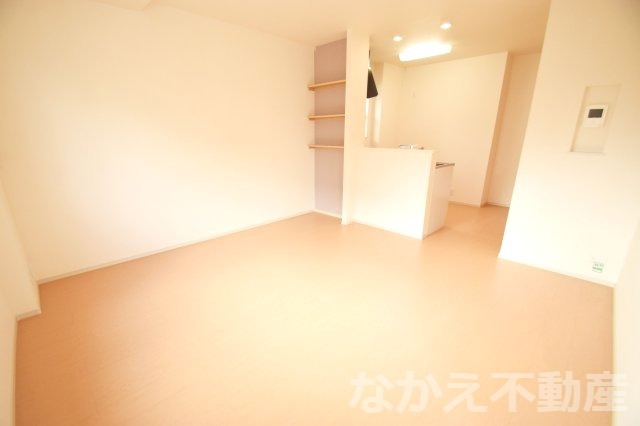 居室・リビング　こちらのリビングで趣味の時間をお楽しみください