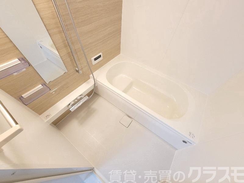 バス・シャワールーム　浴室乾燥機＆追焚機能付き広々バスルーム♪