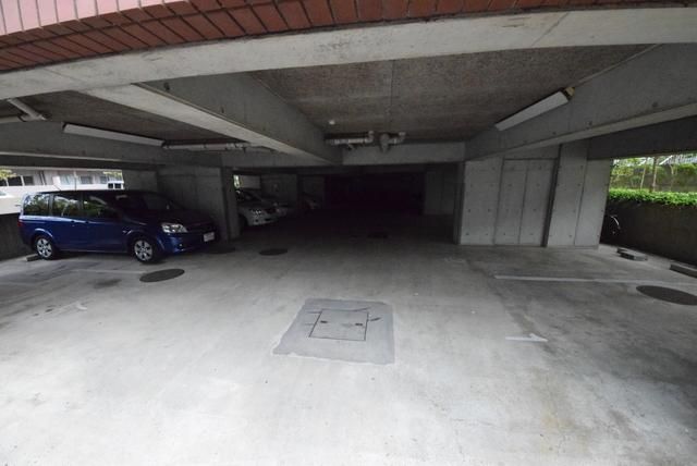 駐車場　★屋根付き駐車場★