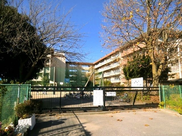 小学校　松戸市立旭町小学校（小学校）まで740m
