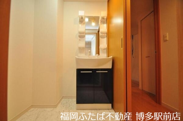 洗面設備　※同型シリーズ写真です　現況優先