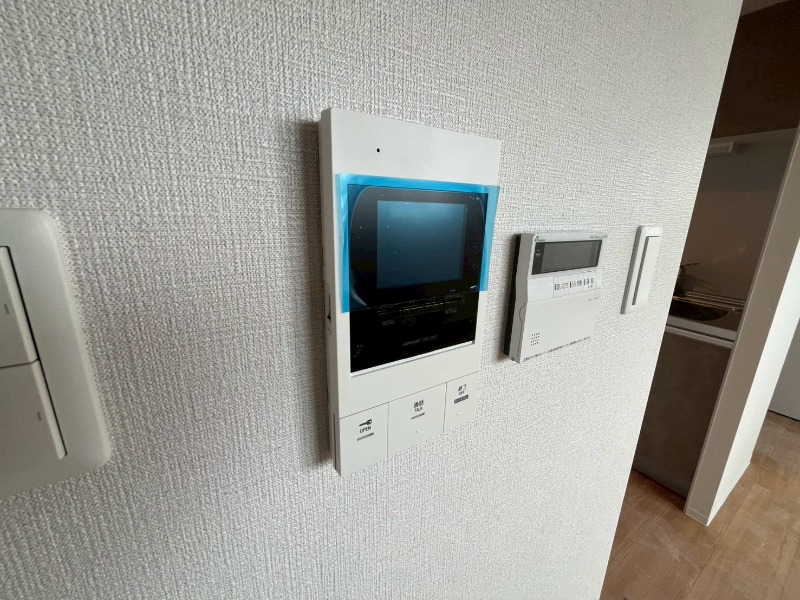 セキュリティ　ＴＶモニター付インターホンです。来客者の顔が見えるので安心！