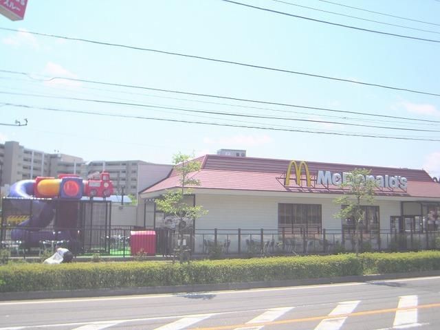 飲食店　マクドナルドはるひ野店（飲食店）まで946m