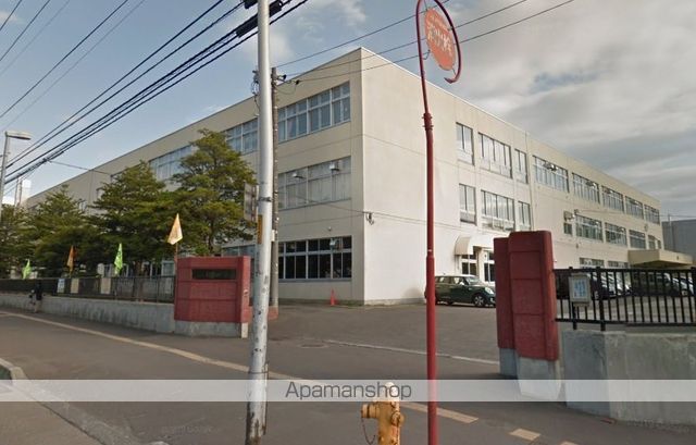 小学校　新琴似小学校（小学校）まで274m
