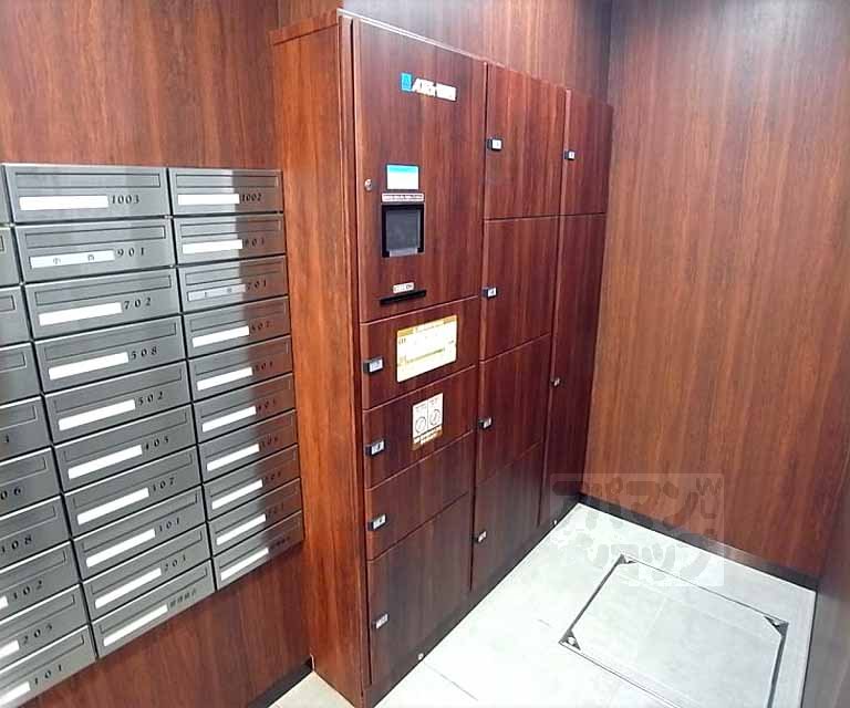 その他　宅配ＢＯＸ完備