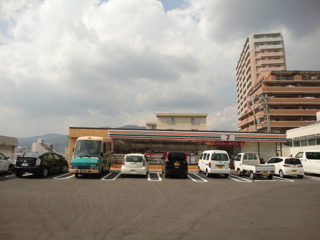 コンビニ　セブンイレブン 広島皆賀3丁目店（コンビニ）まで562m