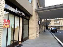 コンビニ　ファミリーマート甲南医療センター店（コンビニ）まで661m