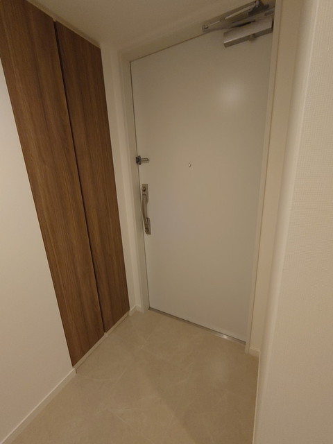 玄関　※写真は同タイプ住戸です。