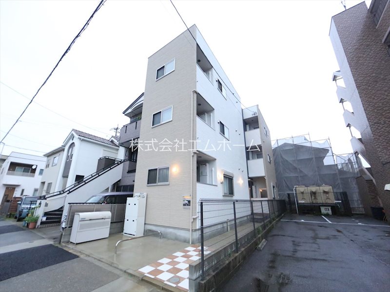 建物外観　外観　オートロック付　宅配ＢＯＸ有り