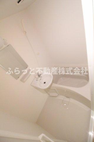 バス・シャワールーム　落ち着いた空間のお風呂です
