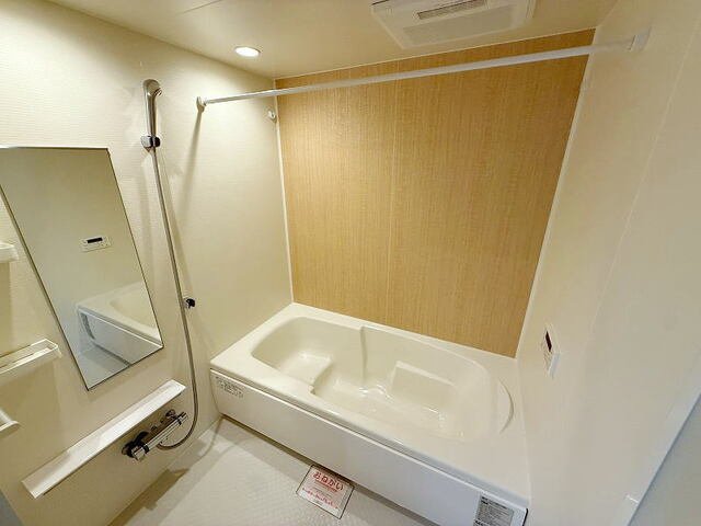 バス・シャワールーム　コンパクトで使いやすいお風呂です