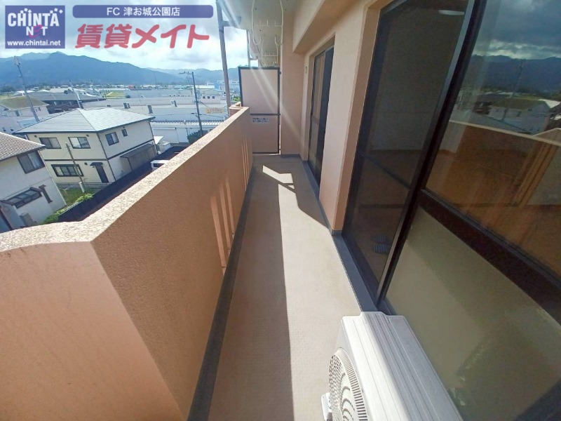 バルコニー　同物件別室画像