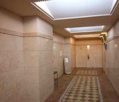 その他共有部分　清潔なエントランスです