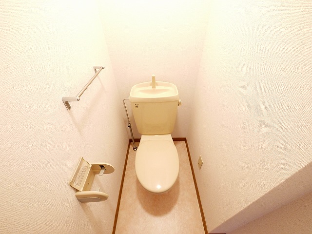 トイレ　清潔感のあるトイレです