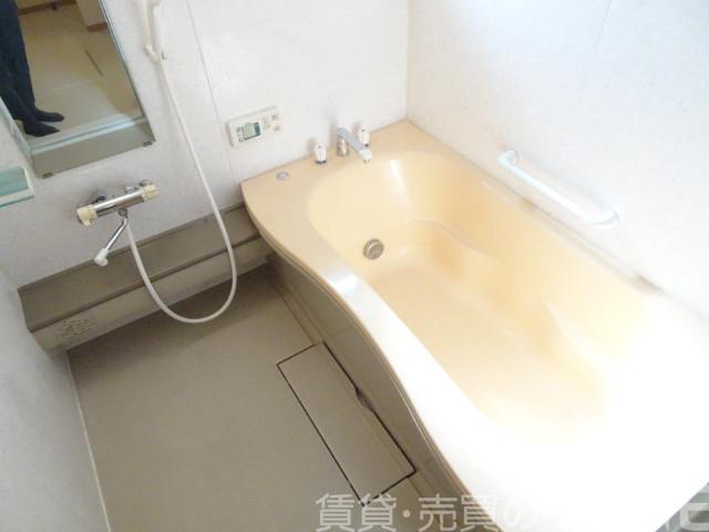 バス・シャワールーム　浴室乾燥機＆追焚機能付き広々バスルーム♪