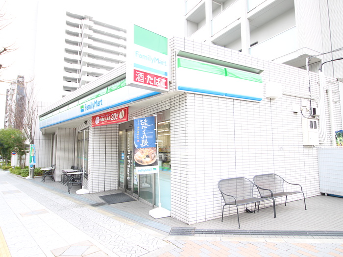コンビニ　ファミリーマート　森ノ宮中央店（コンビニ）まで64m