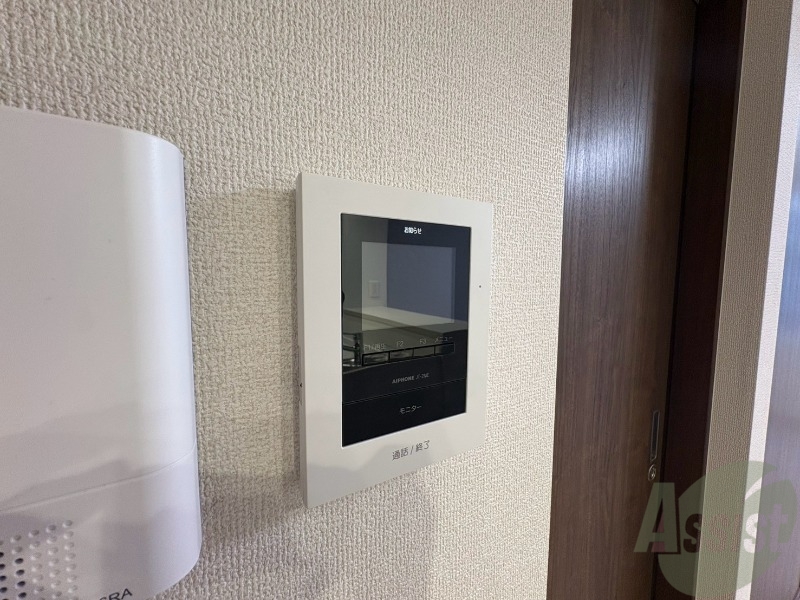 セキュリティ　ＴＶモニター付インターホンです。来客者の顔が見えるので安心！