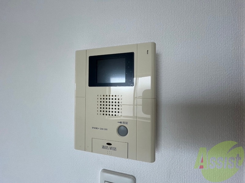 セキュリティ　モニタ付インターホンです。セキュリティ面も安心ですね！