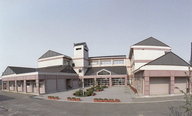中学校　中根台中学校（中学校）まで1479m