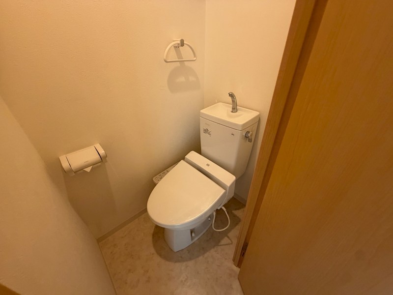ＪＲ東海道本線 芦屋駅 徒歩7分 5階建 築40年のトイレ写真