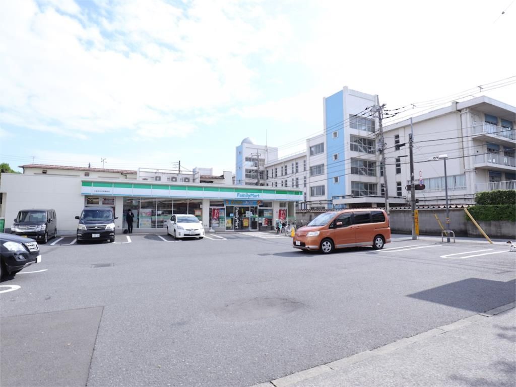 コンビニ　ファミリーマート 小金井中大附属前店（コンビニ）まで1037m