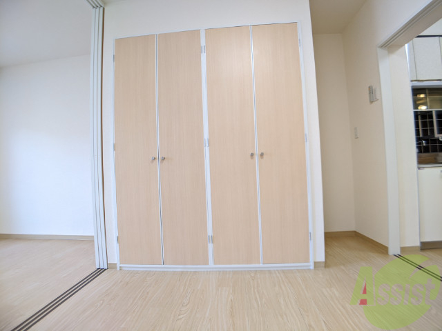 収納　収納扉の薄い木の色が、心を落ち着かせてくれる気がします。