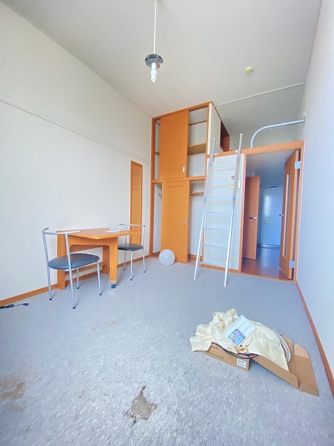 レオパレスアーデルIIの居間写真